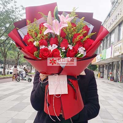 武汉19朵红玫瑰百合，与你幸福前行