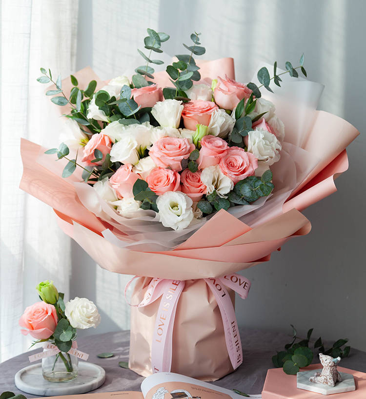 武汉女朋友妈妈过生日,送花应该怎么选?